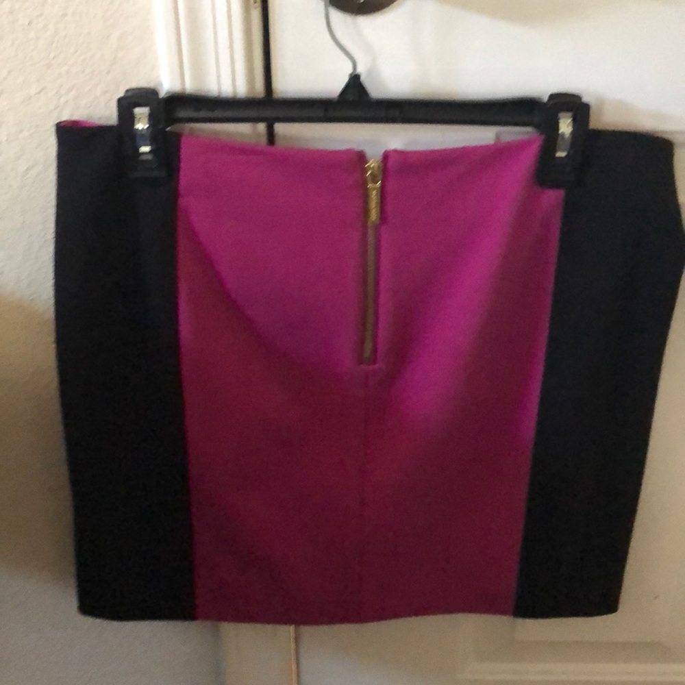 Michael Kors Skirt in Black & Peony Color Block - Picture 3 of 4